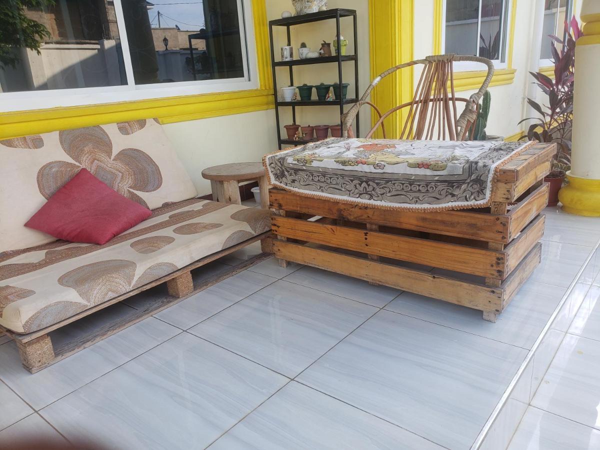 L&J Modern Backpackers Kigamboni Beach House Bed & Breakfast Dar es Salaam Exterior photo